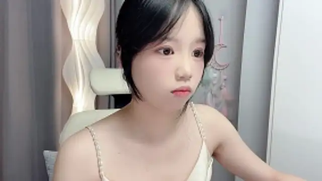 Xiaoqing00 online show from 06/03/26, 05:21