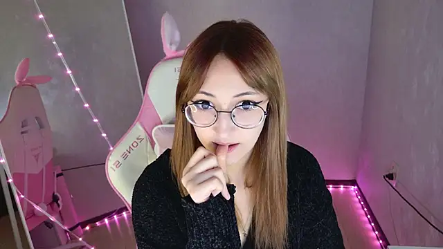 Nona meow online show from 04/19/26, 06:32