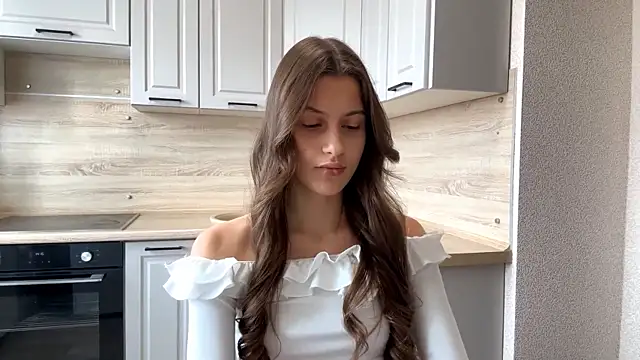 LiseVener online show from 04/14/26, 07:14