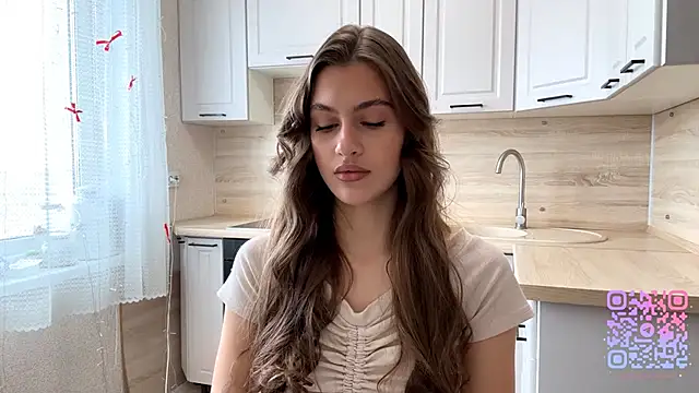 LiseVener online show from 04/20/26, 06:05