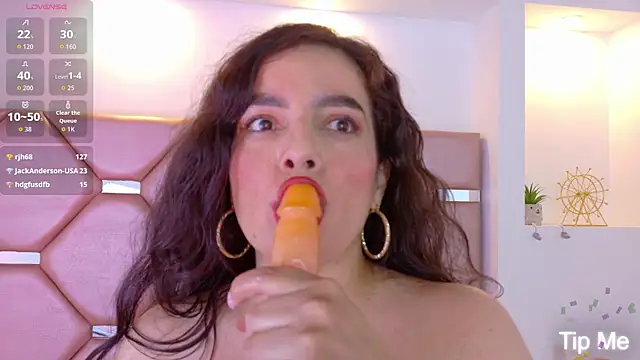 miiaa collins  online show from 04/19/26, 06:10