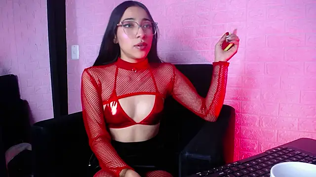 Snapshot of Violett1126 chatting on 07/11/26, 06:05 Violett1126 online show from 07/11/26, 06:05