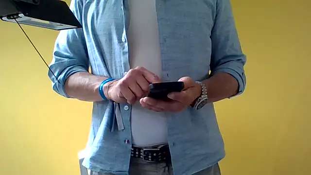 jjjust curiousss online show from 04/17/26, 10:51