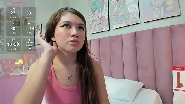Hellencute18  online show from 06/08/26, 11:10