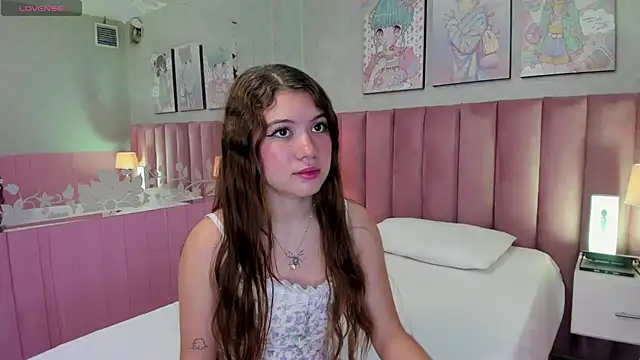 Hellencute18  online show from 07/16/26, 11:05