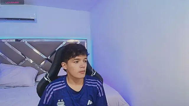 Luca Voss online show from 04/18/26, 12:09