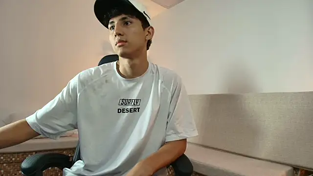 Valentino Rey online show from 04/24/26, 12:18