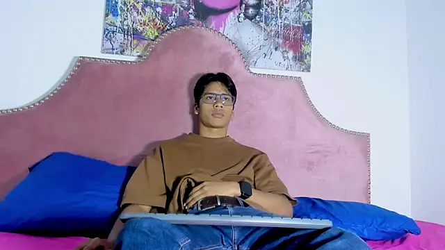 LiamKron online show from 04/15/26, 11:39