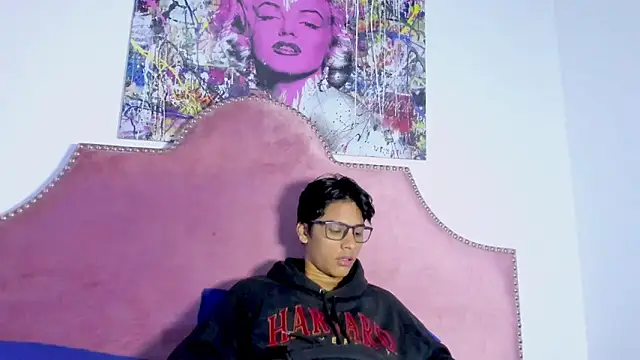 LiamKron online show from 04/21/26, 11:27