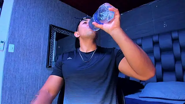 alangreek1 online show from 04/18/26, 02:26