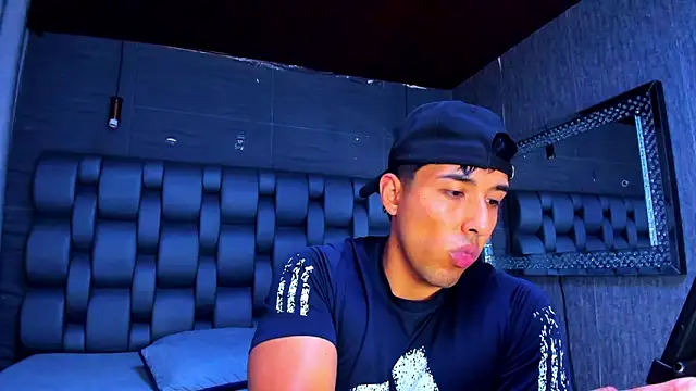 alangreek1 online show from 04/20/26, 11:28