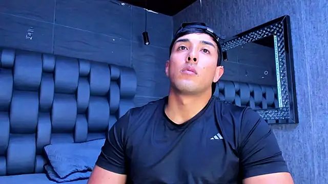 alangreek1 online show from 04/23/26, 12:34