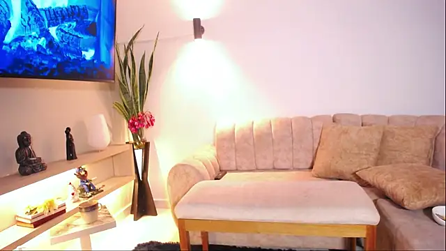 Honey luxury cute online show from 04/21/26, 01:07