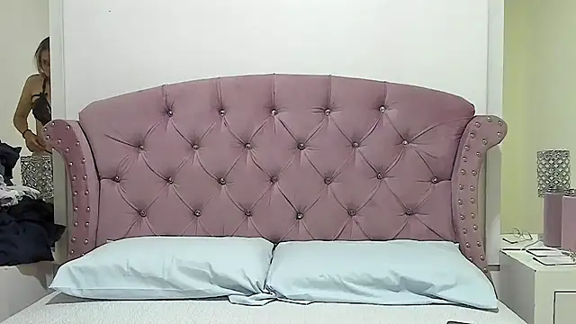 Amy Carther online show from 04/23/26, 01:24