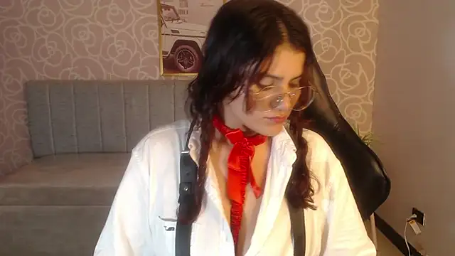 Scarlett jhonson ch online show from 04/17/26, 08:01
