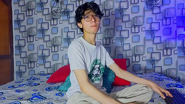 Twink Sebas7 online show from 04/12/26, 12:21