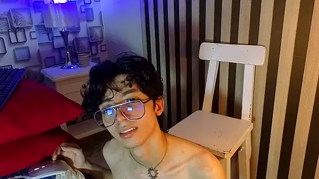 Twink Sebas7 online show from 04/15/26, 07:58