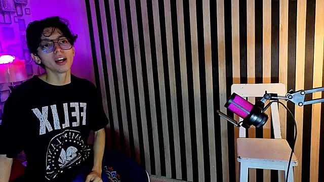 Twink Sebas7 online show from 04/22/26, 12:07