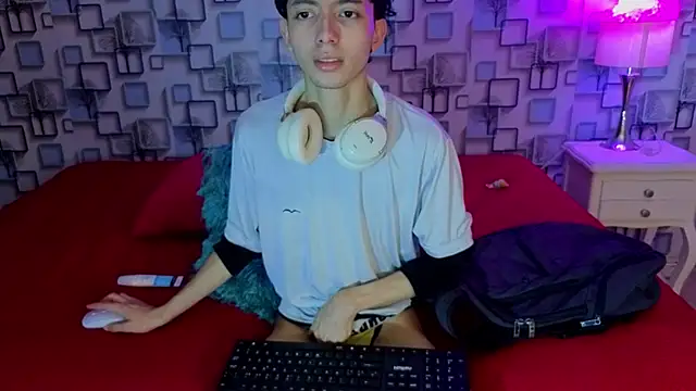 Twink Sebas7 online show from 06/19/26, 12:20