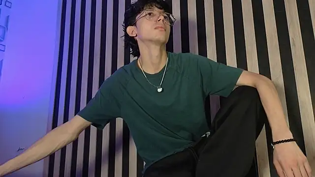 Twink Sebas7 online show from 07/03/26, 12:22