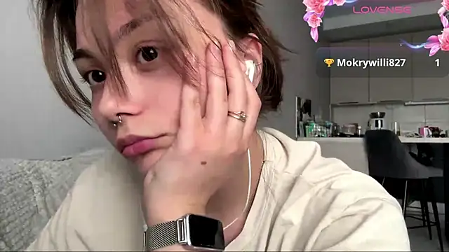 Thyeiysyla online show from 04/11/26, 07:45