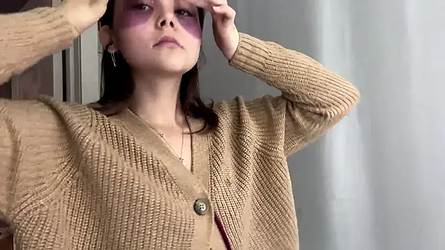 Thyeiysyla online show from 04/24/26, 01:08