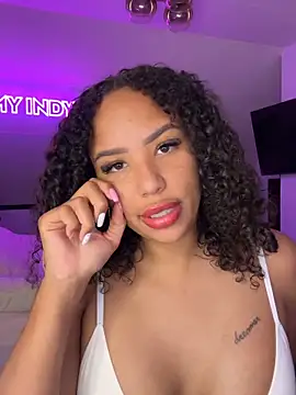 Snapshot of princessromyindy chatting on 04/19/26, 08:44 princessromyindy online show from 04/19/26, 08:44