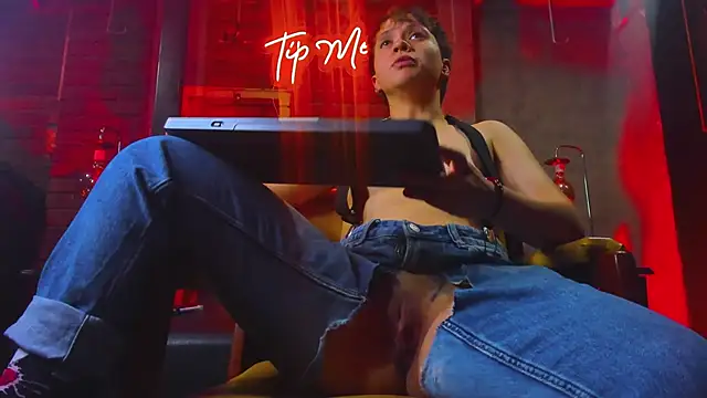 MissaelRossi online show from 04/18/26, 07:58