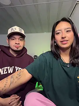 hotlatinocouple   online show from 04/17/26, 06:49