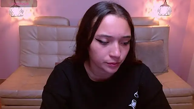 Snapshot of Marianne_Cam chatting on 06/11/26, 01:31 Marianne Cam online show from 06/11/26, 01:31