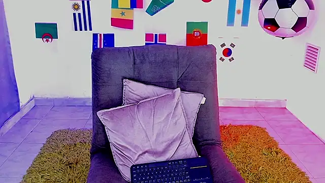 triiangel latinboy online show from 07/17/26, 12:23