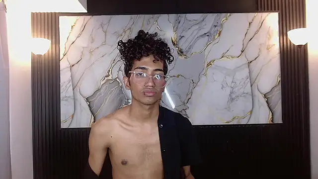 triiangel latinboy online show from 07/25/26, 06:49