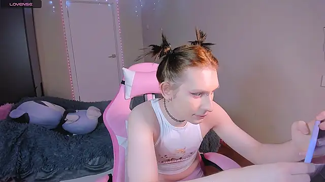 Mikaella Nicole online show from 04/10/26, 08:24