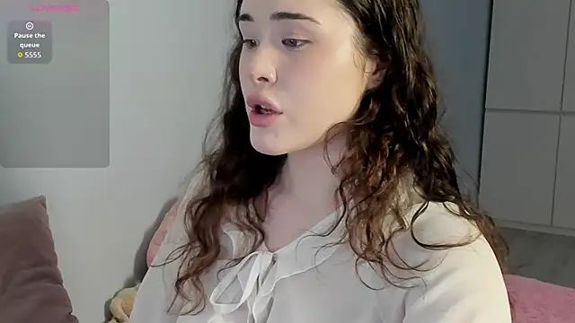 ChloeBlisss online show from 04/21/26, 03:35