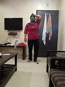 bhabhi-lovely online show from 04/23/26, 01:29