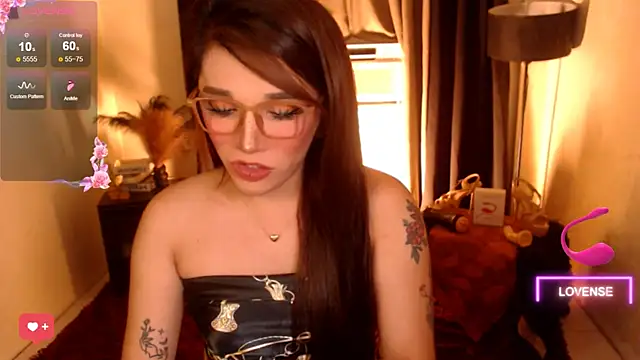 Snapshot of Precious_RoseDollxxx chatting on 07/17/26, 04:34 Precious RoseDollxxx online show from 07/17/26, 04:34