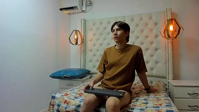 RAPHAEL NYON1 online show from 04/22/26, 03:53