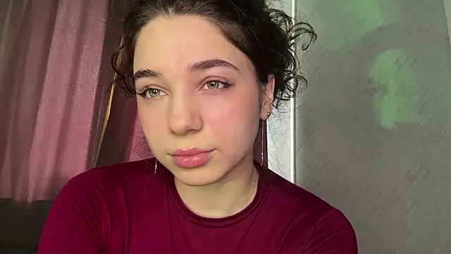 Angeliheee online show from 04/17/26, 01:36