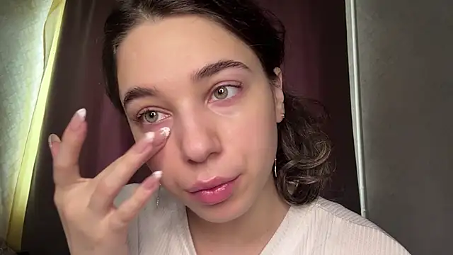 Angeliheee online show from 04/25/26, 01:36