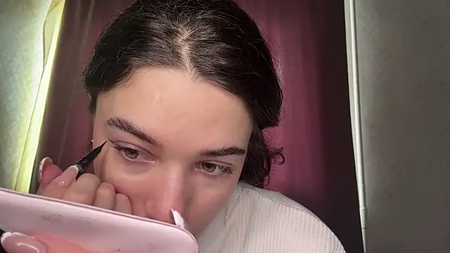 Angeliheee online show from 04/25/26, 01:41