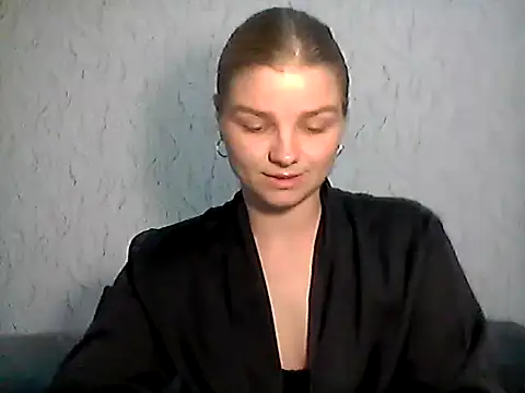 ElizaCrowe online show from 04/17/26, 06:44