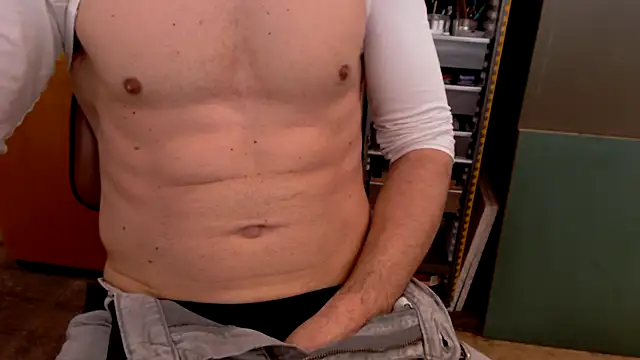 Blackandblue2000 online show from 04/16/26, 08:04