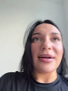 LucyHotty  online show from 04/18/26, 10:08