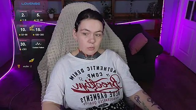 QwertyAnnie Lbo online show from 04/13/26, 05:13