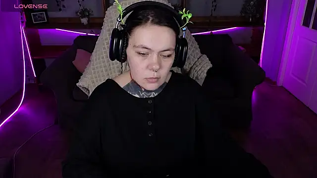 QwertyAnnie Lbo online show from 04/19/26, 03:00