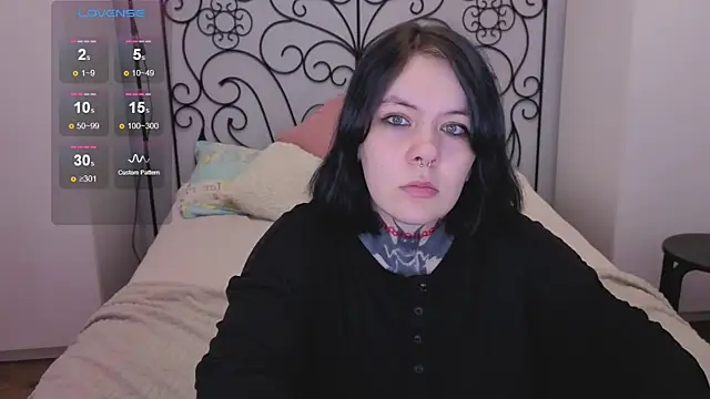 QwertyAnnie Lbo online show from 04/23/26, 01:35