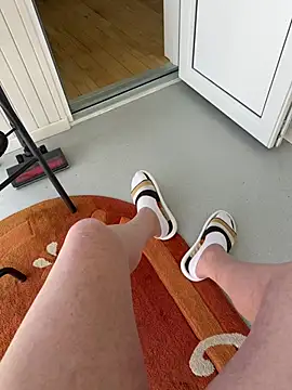 elysmay online show from 04/09/26, 10:09