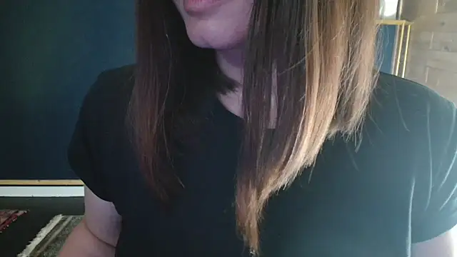 Snapshot of NicoleLove_ chatting on 06/17/26, 05:03 NicoleLove online show from 06/17/26, 05:03