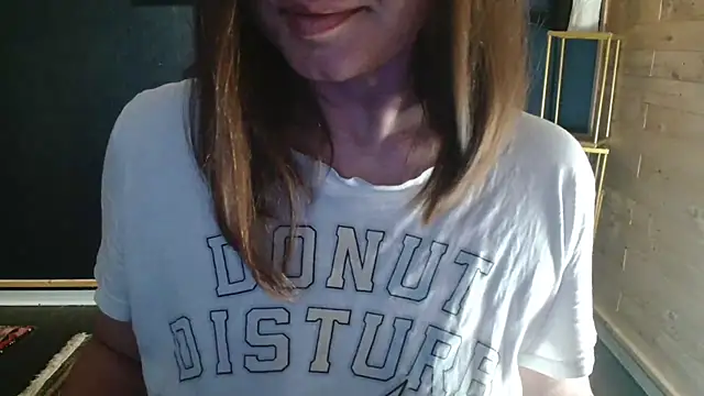 Snapshot of NicoleLove_ chatting on 06/24/26, 04:00 NicoleLove online show from 06/24/26, 04:00