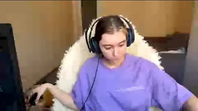 LueIvins online show from 04/17/26, 07:22